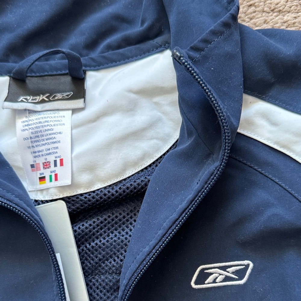 Reebok Women’s Navy and White Lightweight Sporty Windbreaker Jacket NWT. Size M - Picture 2 of 10
